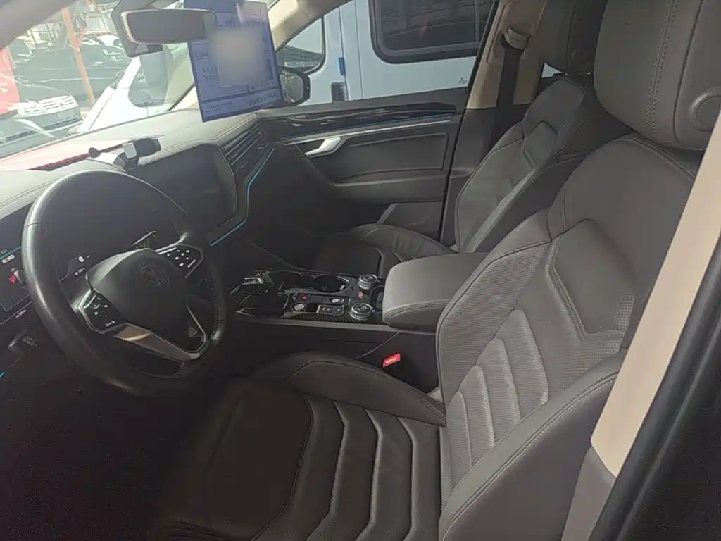Volkswagen Touareg — миниатюра 15