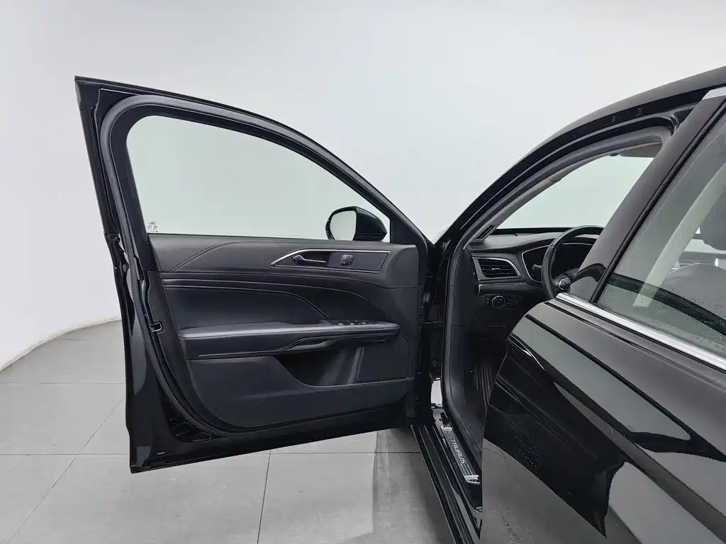 Ford Taurus — миниатюра 8