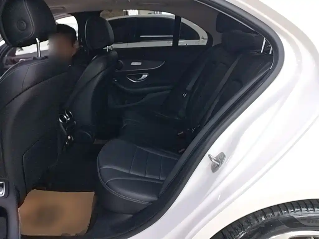 Mercedes-Benz C-Class — миниатюра 17