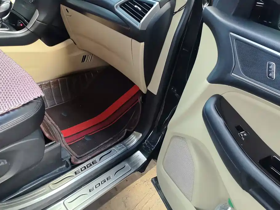 Ford Edge — миниатюра 8