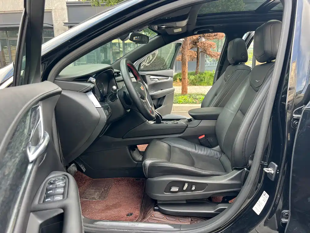 CADILLAC XT5