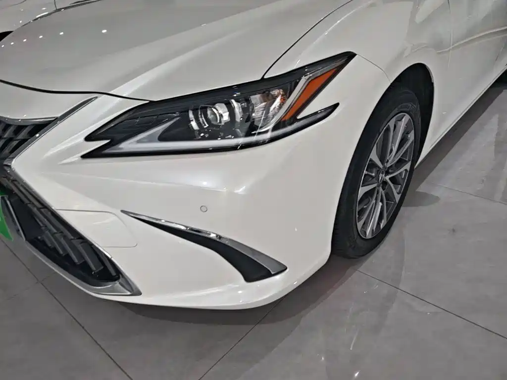 Lexus ES — миниатюра 24