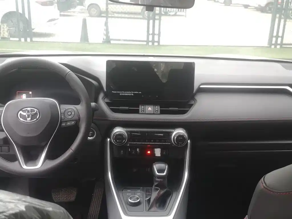 Toyota RAV4 Prime — миниатюра 10
