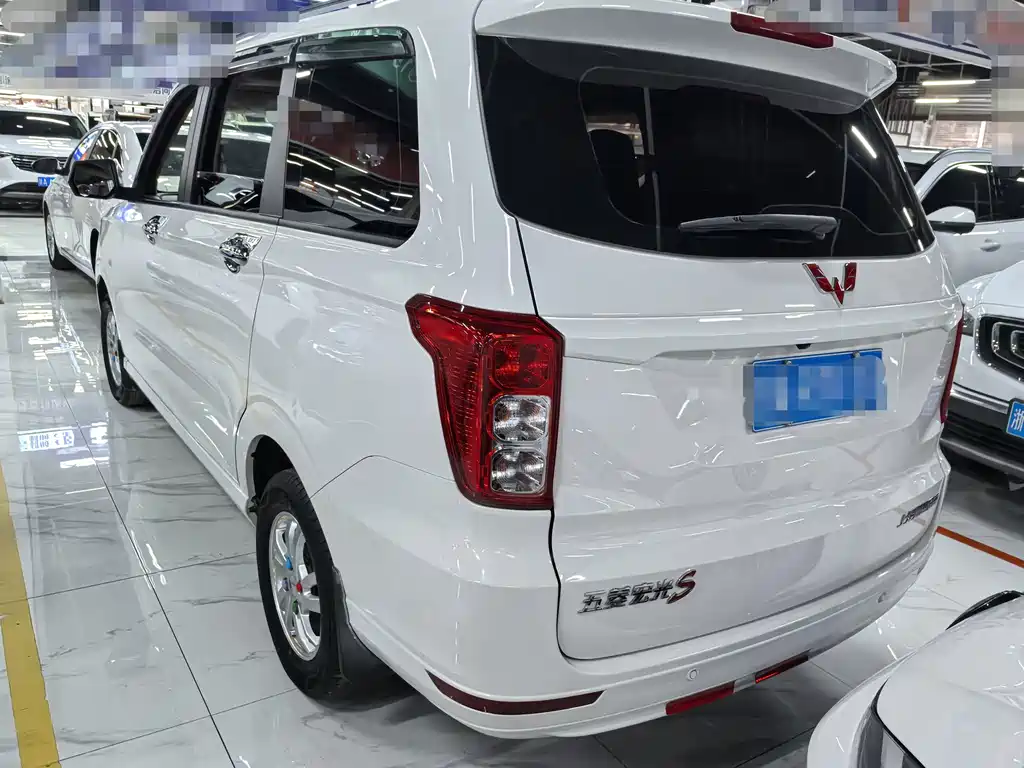 Wuling Hongguang — миниатюра 4