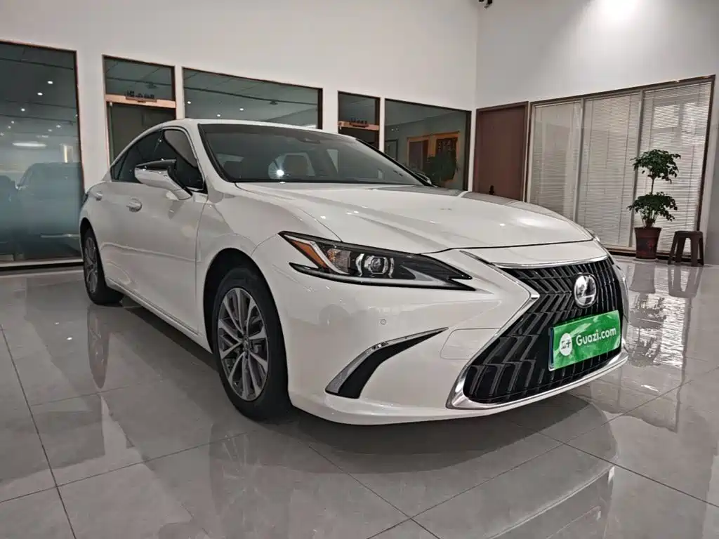 Lexus ES — миниатюра 4