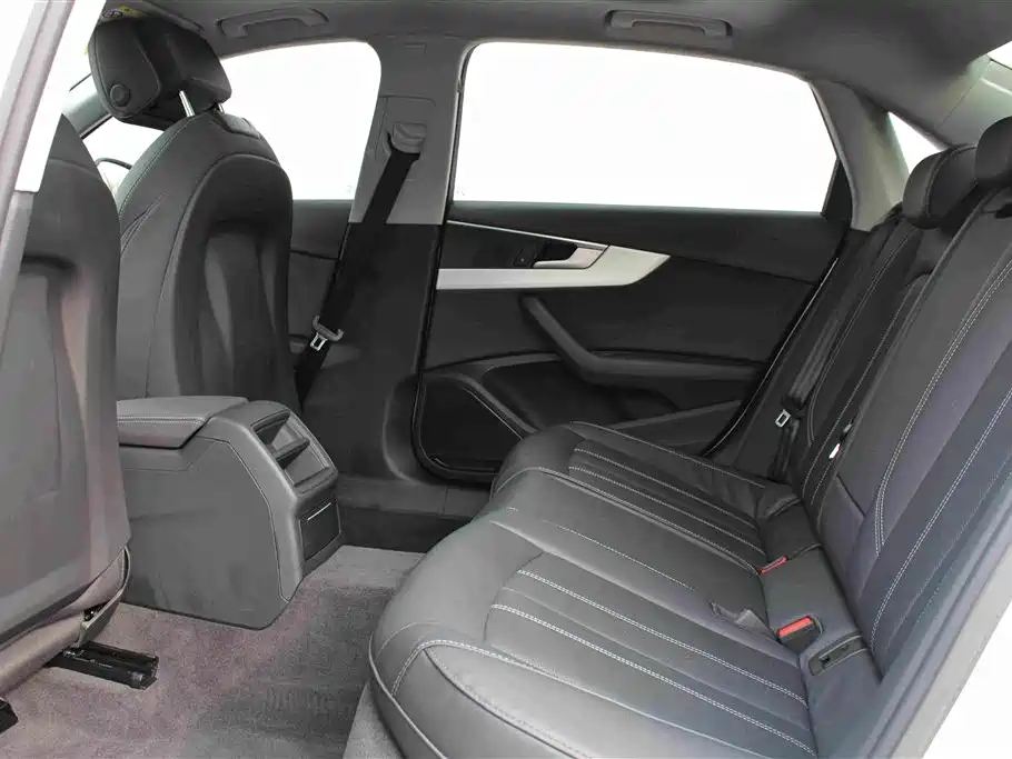 Audi A4L 2022 40 TFSI Fashion Dynamic Type