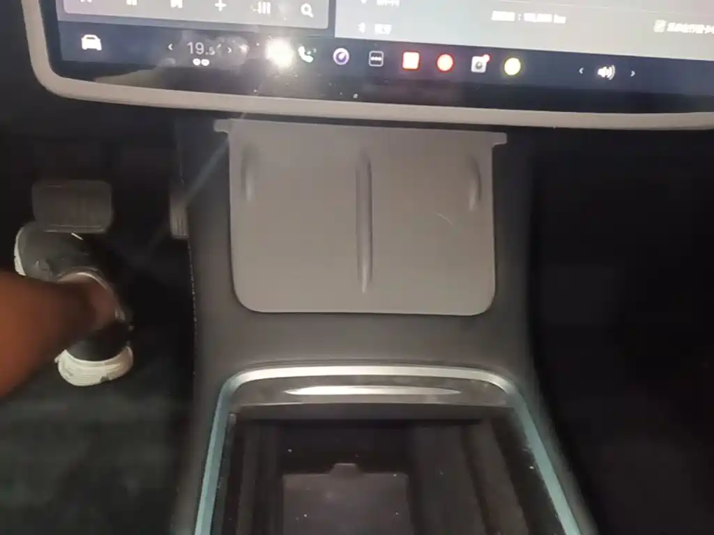 Tesla Model 3 — миниатюра 14