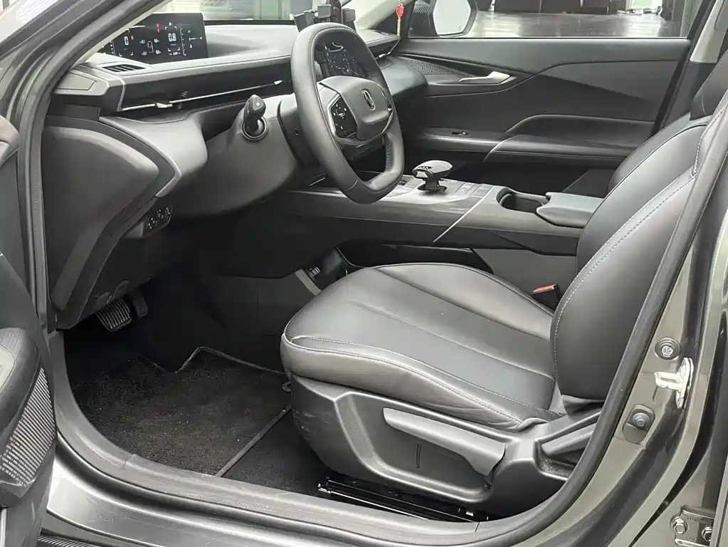 Changan Yida — миниатюра 4