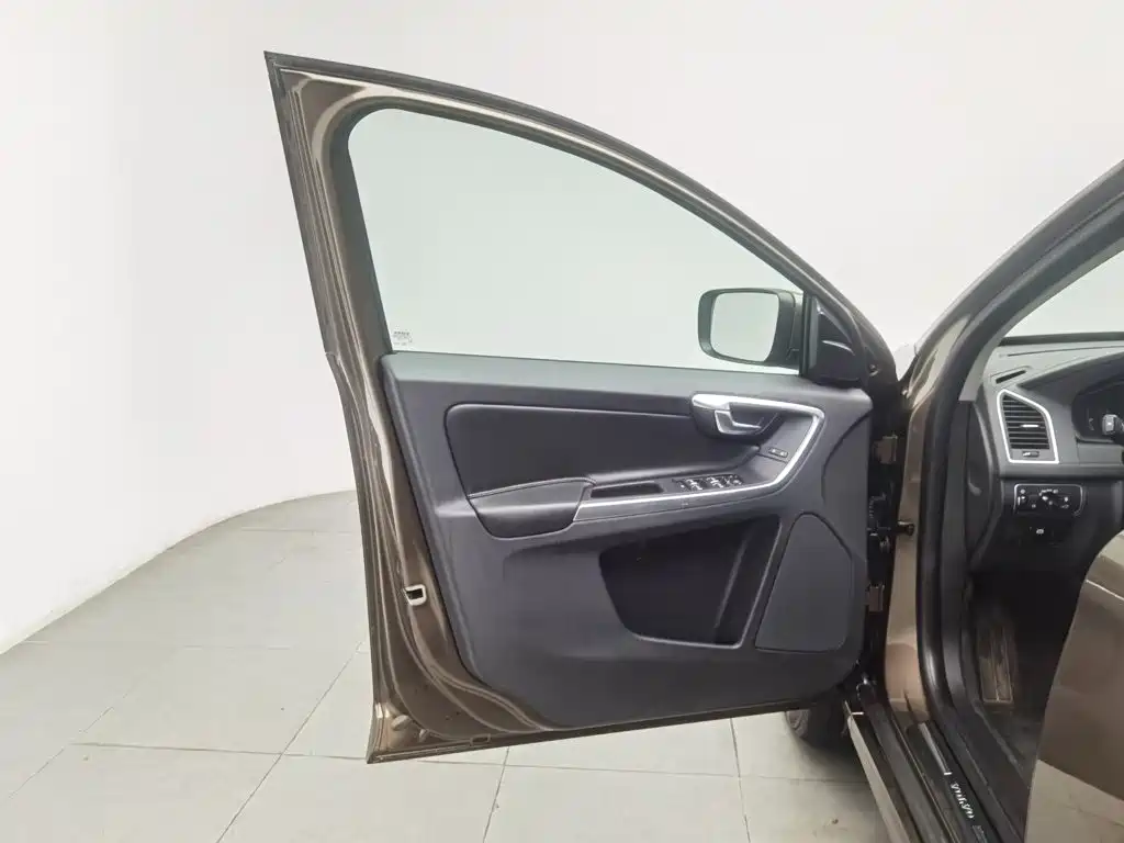 Volvo XC60 — миниатюра 8