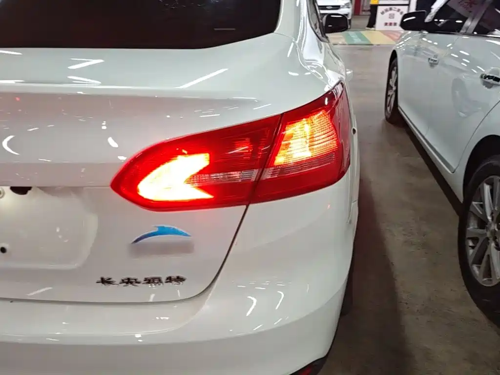 Ford Focus — миниатюра 8