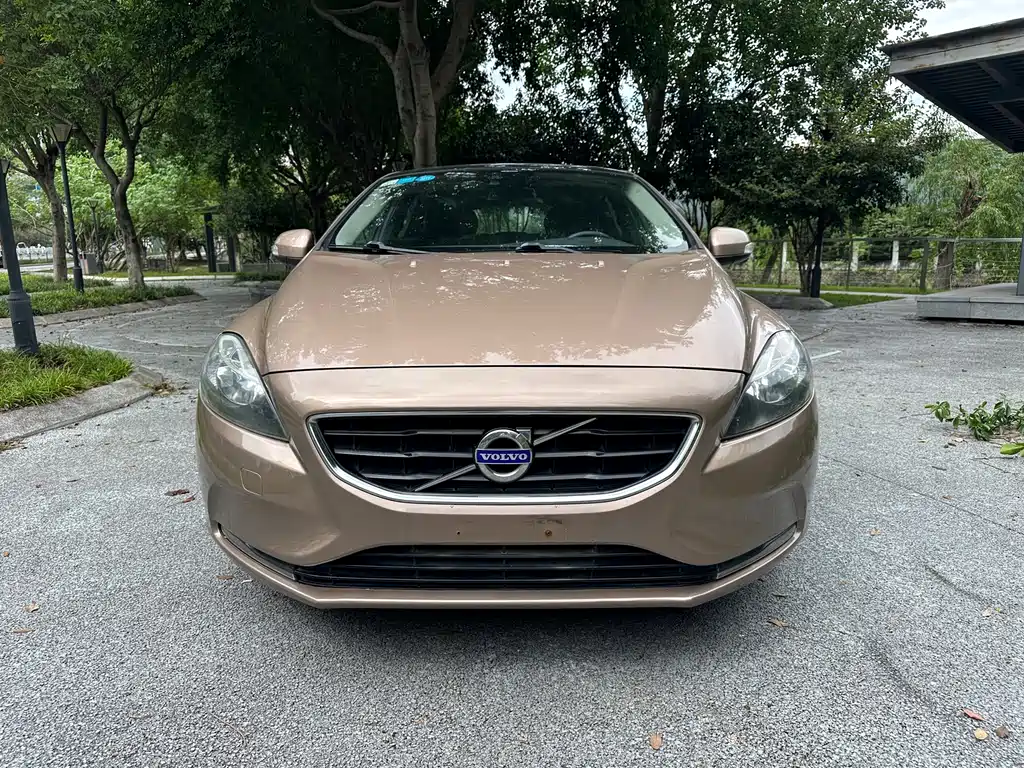 Volvo V40 — миниатюра 2