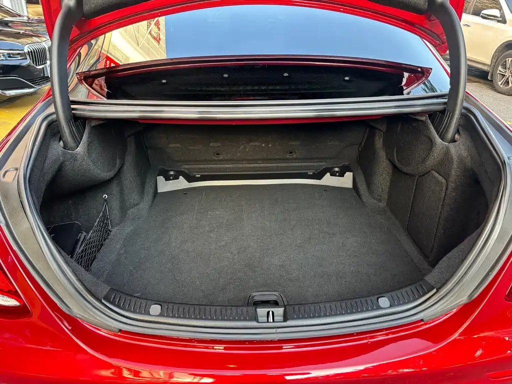 Mercedes-Benz E-Class — миниатюра 20