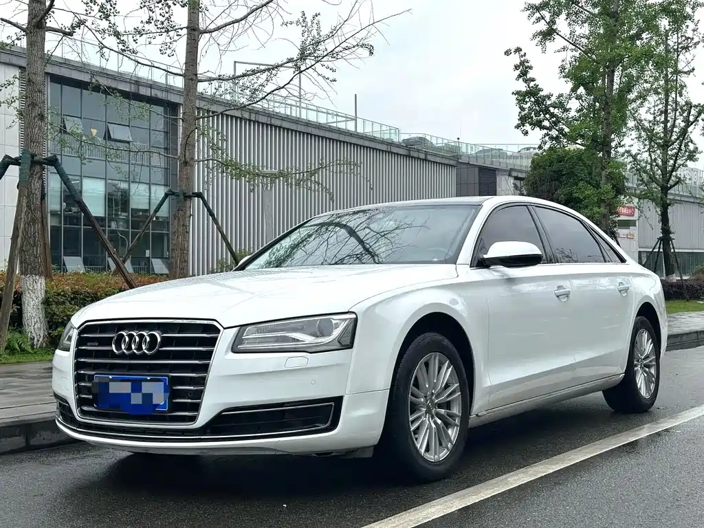Купить Audi A8
