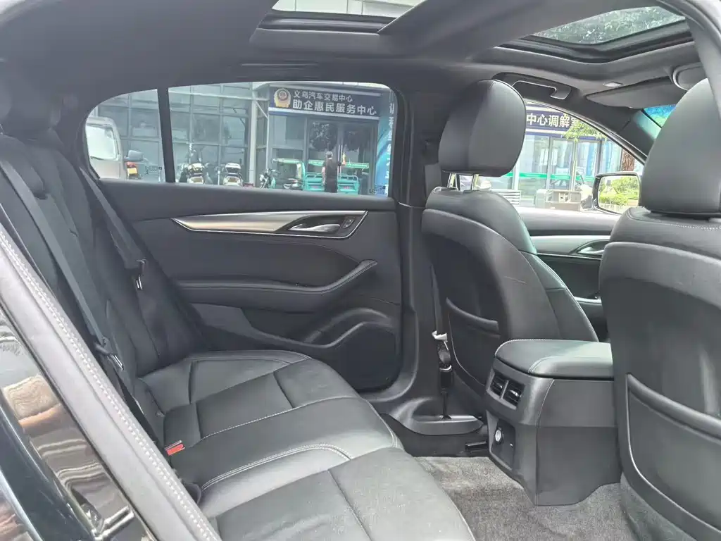 Cadillac CT5 — миниатюра 5
