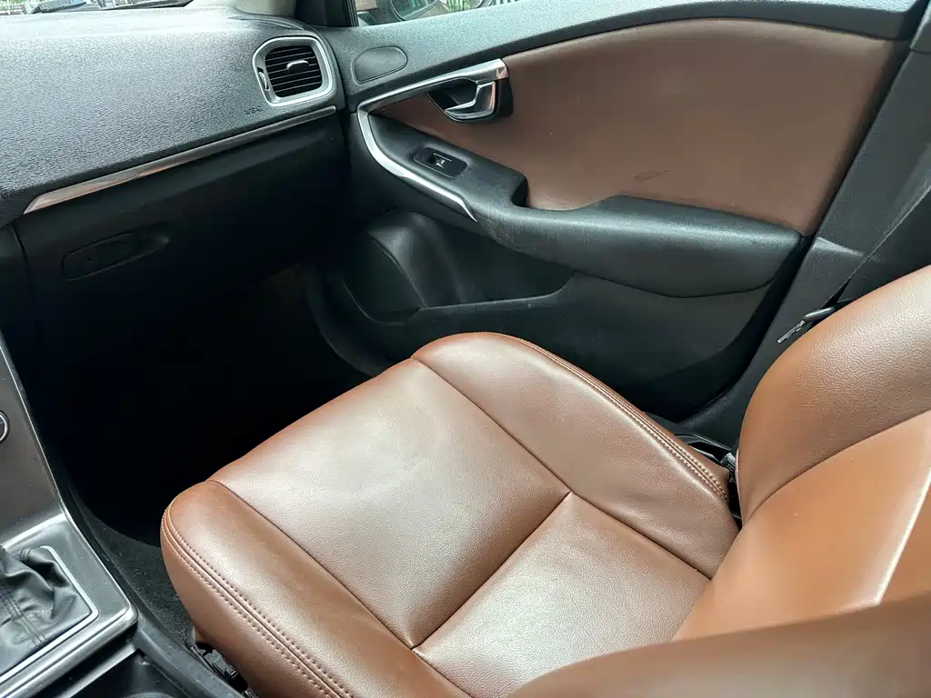 Volvo V40 — миниатюра 9