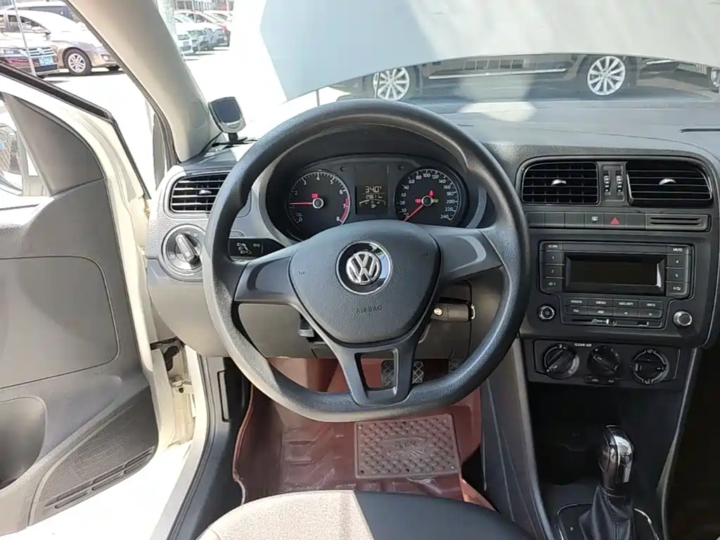 Volkswagen Polo — миниатюра 11