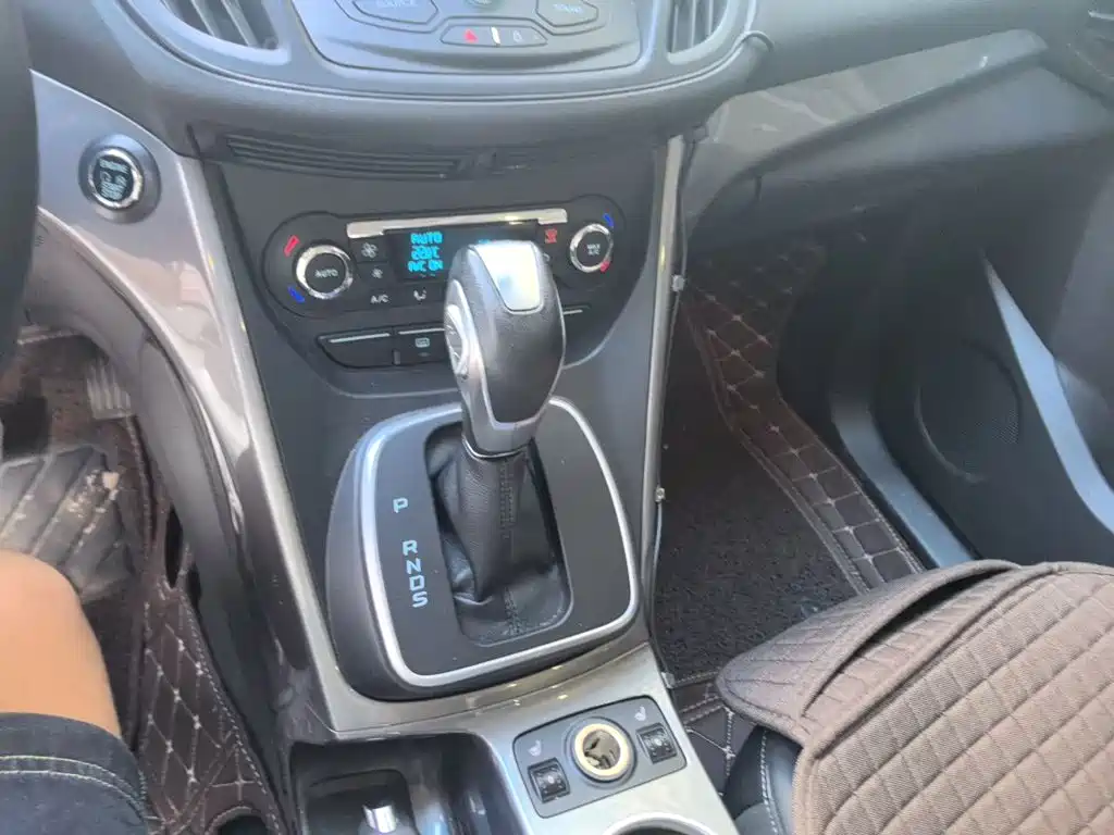 Ford Kuga — миниатюра 11