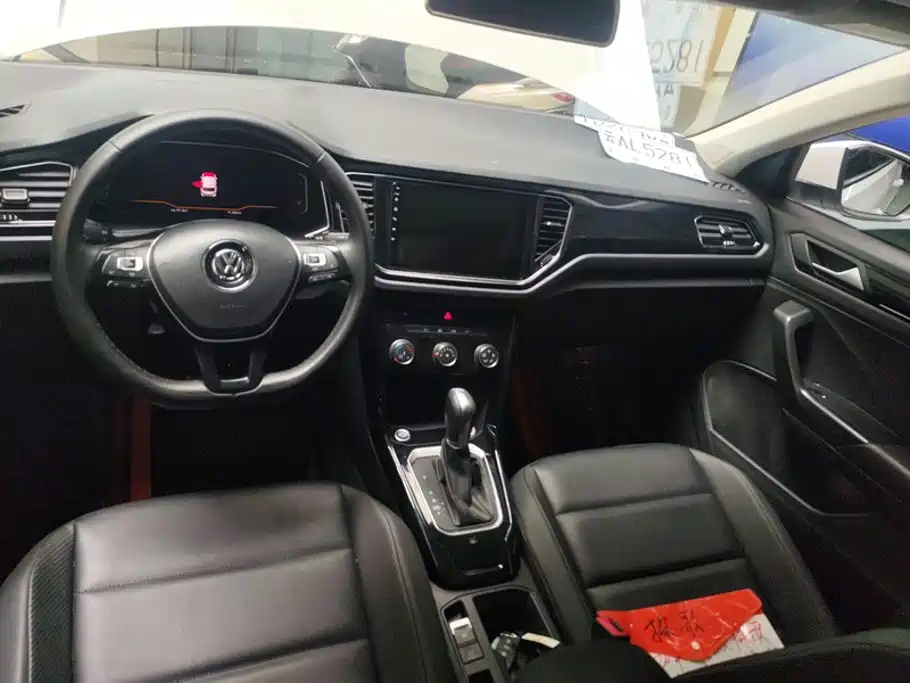 Volkswagen T-Roc — миниатюра 12