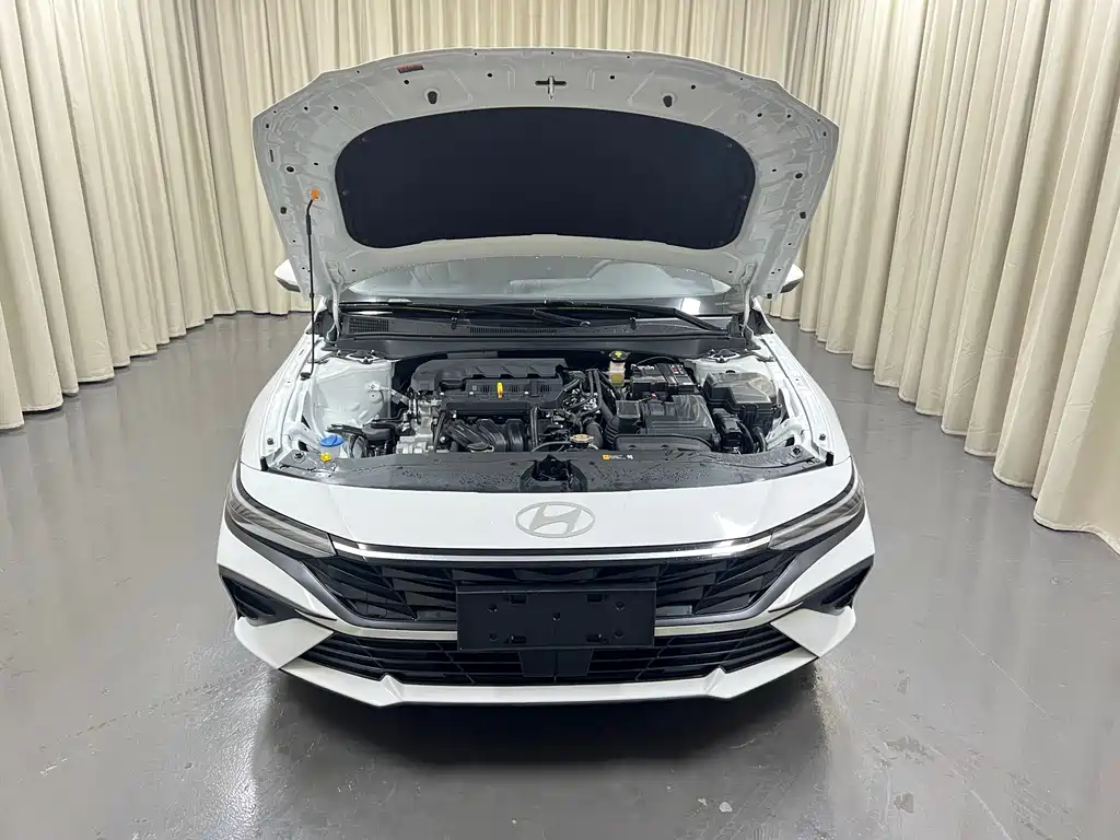 Hyundai Elantra — миниатюра 8