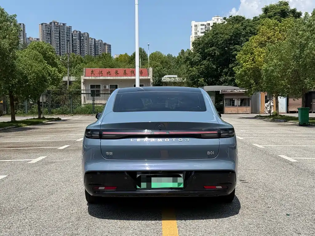 Leapmotor Leapmotor B01 — миниатюра 14