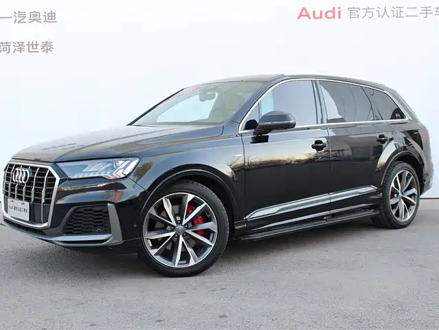 AUDI Q7 2021