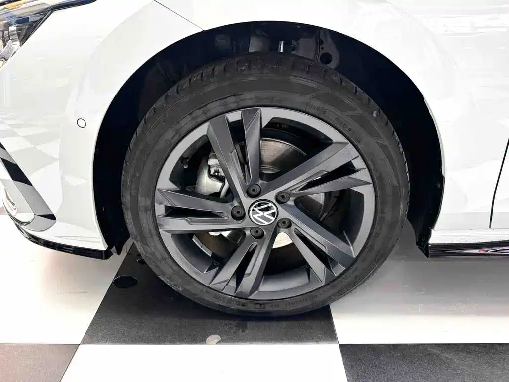 Volkswagen Golf — миниатюра 4