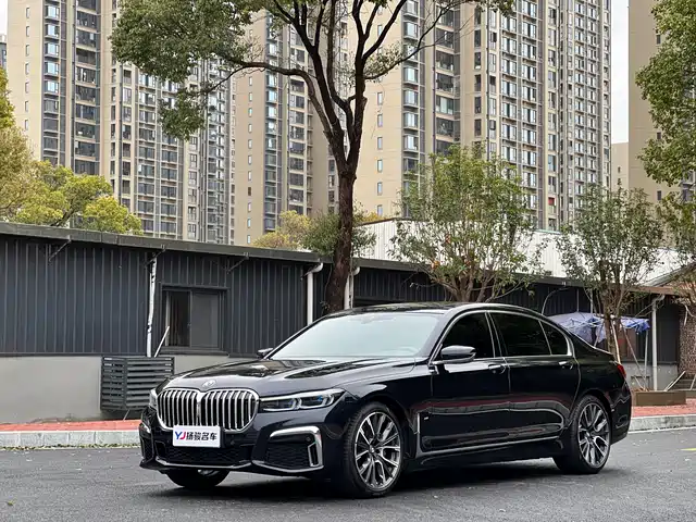 BMW 7 SERIES