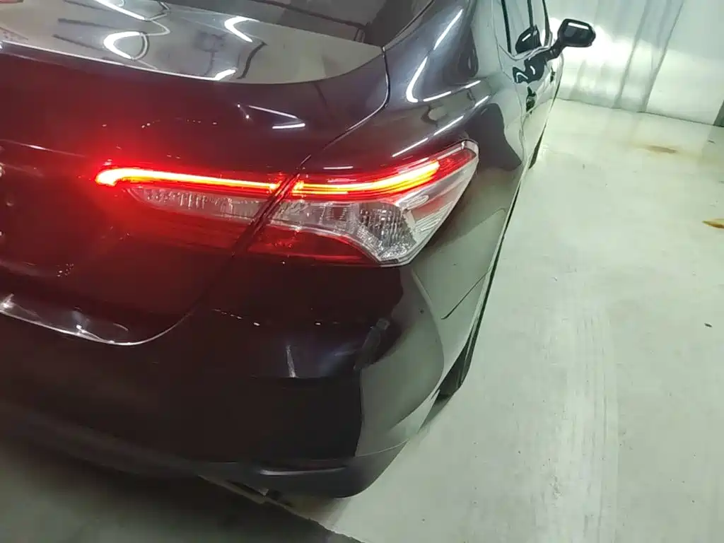 Toyota Camry — миниатюра 8