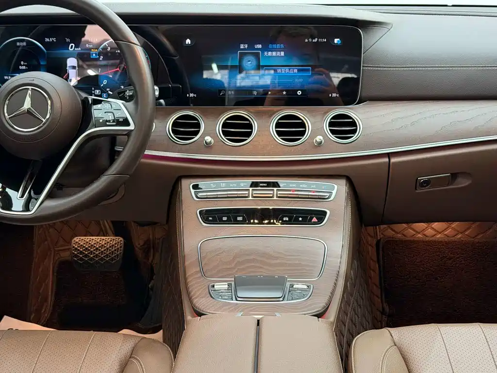 Mercedes-Benz E-Class — миниатюра 26