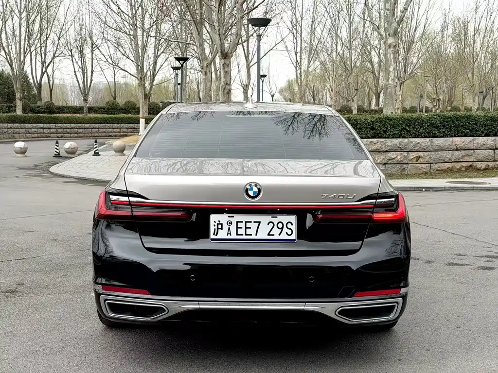 BMW 7 SERIES