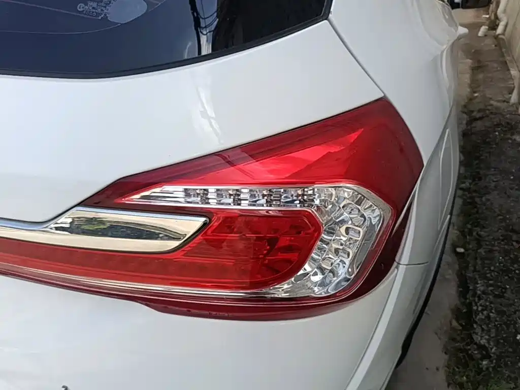 Baojun 310W — миниатюра 8