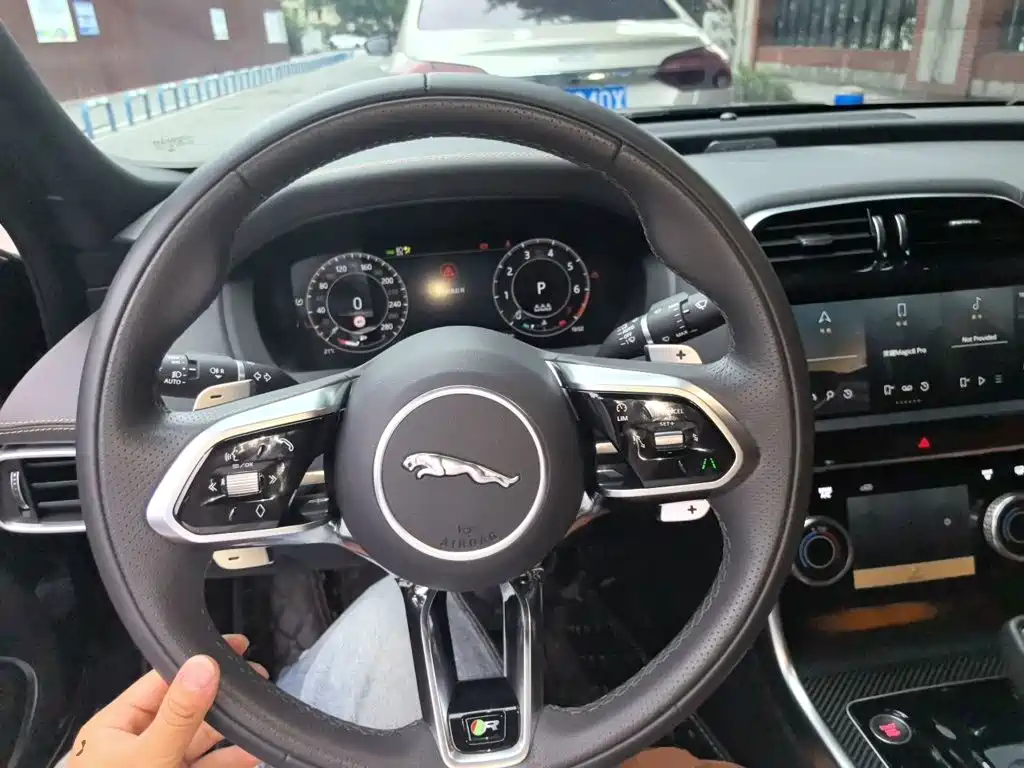Jaguar XEL — миниатюра 11