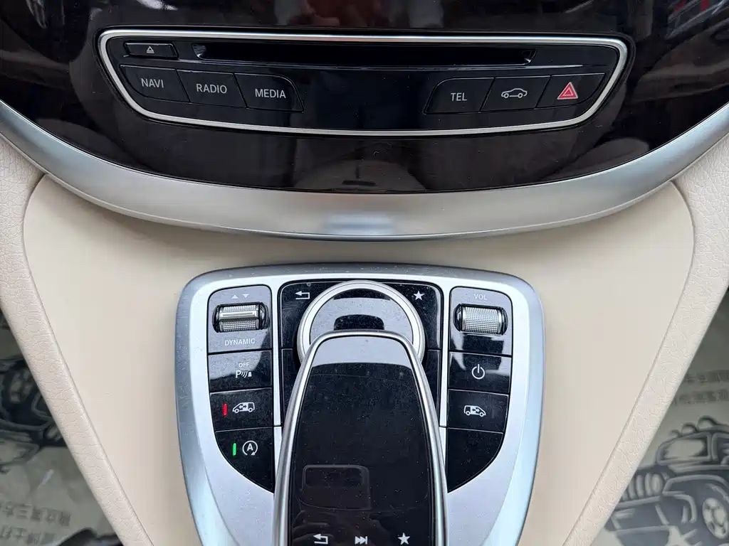 Mercedes-Benz V-Class — миниатюра 12