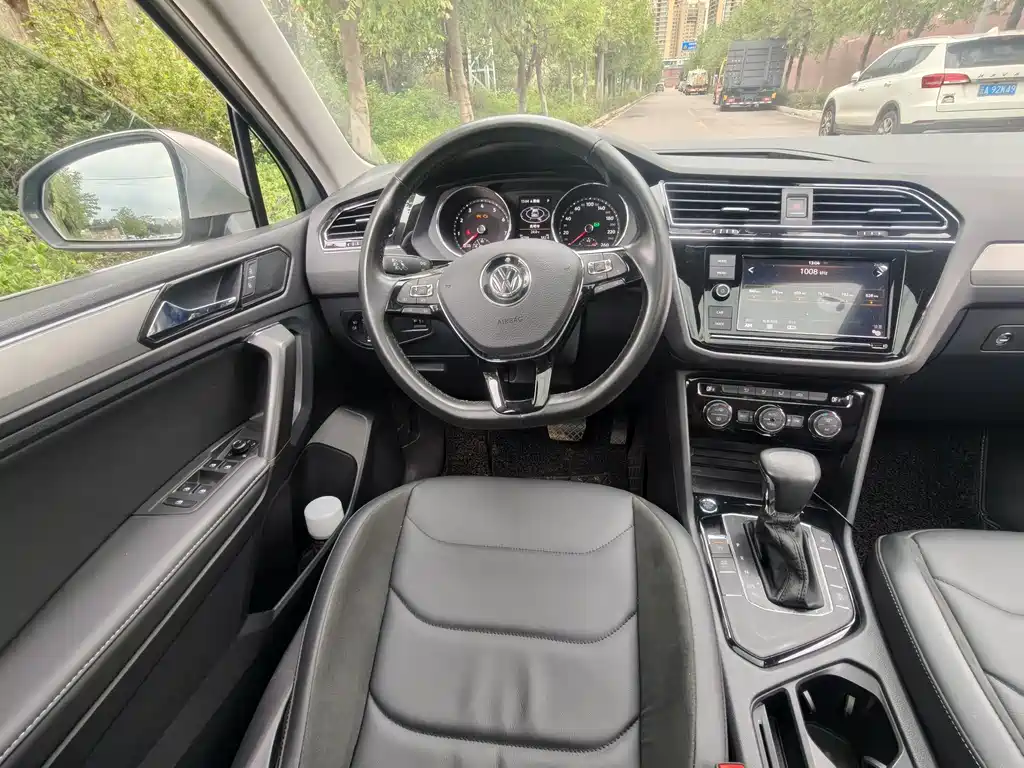 Volkswagen Tiguan L — миниатюра 14
