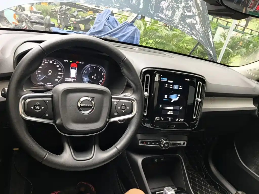 Volvo XC40 — миниатюра 10
