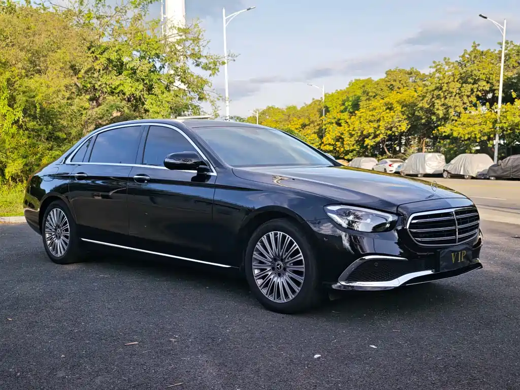 Mercedes-Benz E-Class — миниатюра 3