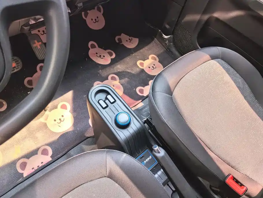 Wuling MINIEV — миниатюра 16