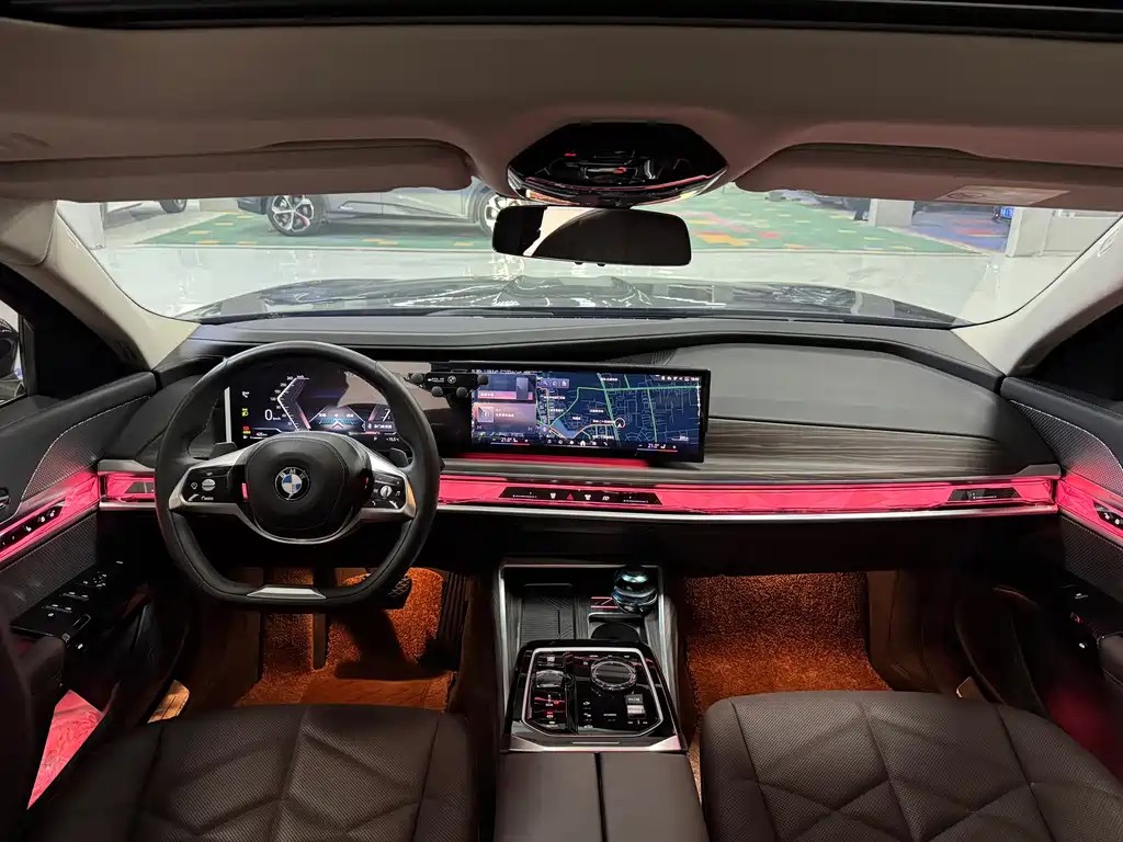 BMW 7 Series — миниатюра 6