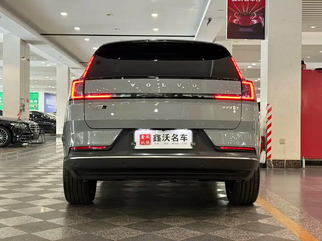 Volvo XC70 PHEV — миниатюра 5