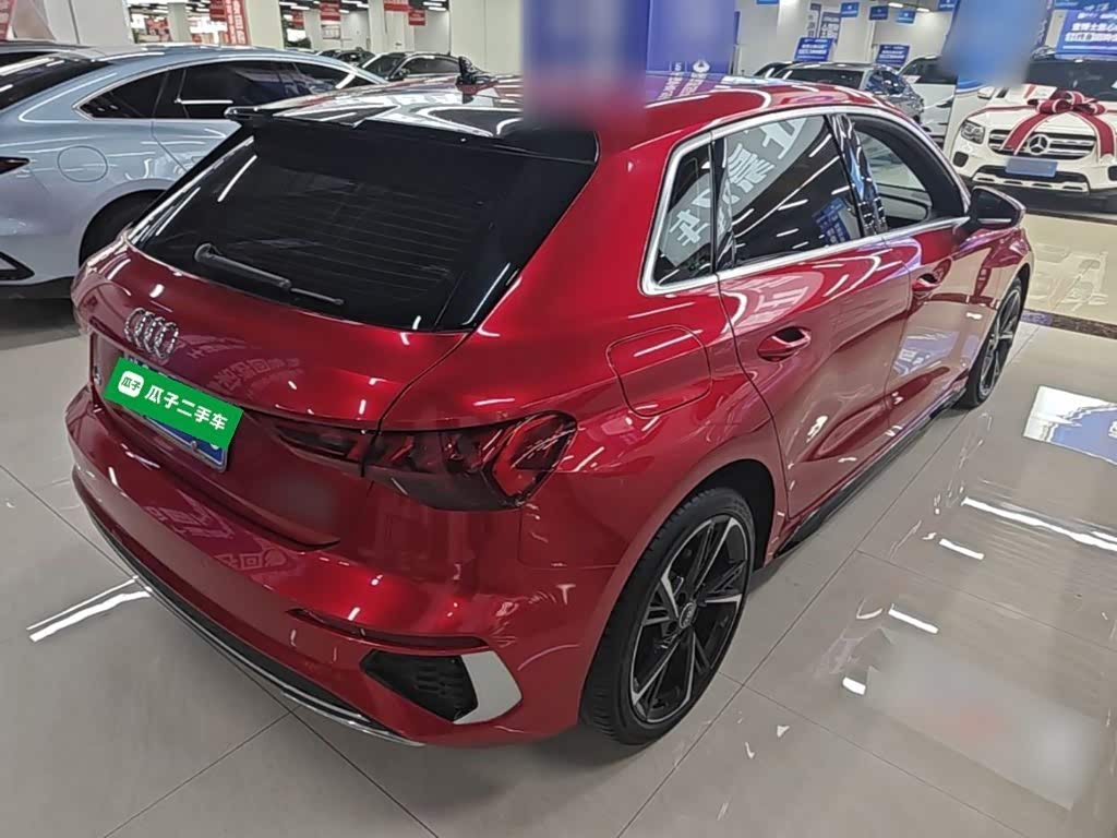 Audi A3 1.4 л 2024 г. красный/фиолетовый, пробег 33600 км
