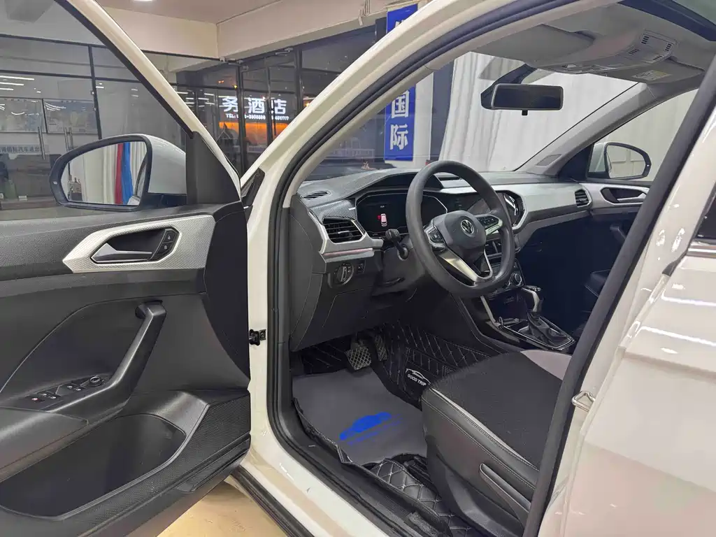 VOLKSWAGEN EXPLORING THE SHADOW