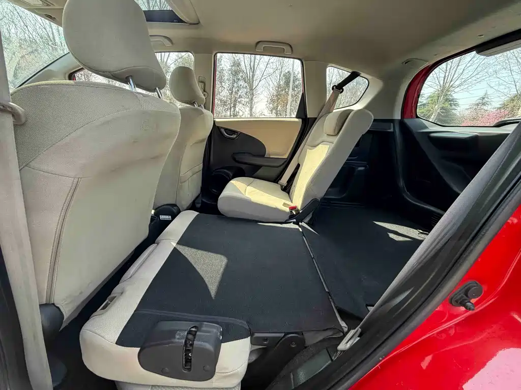 Honda Fit — миниатюра 6