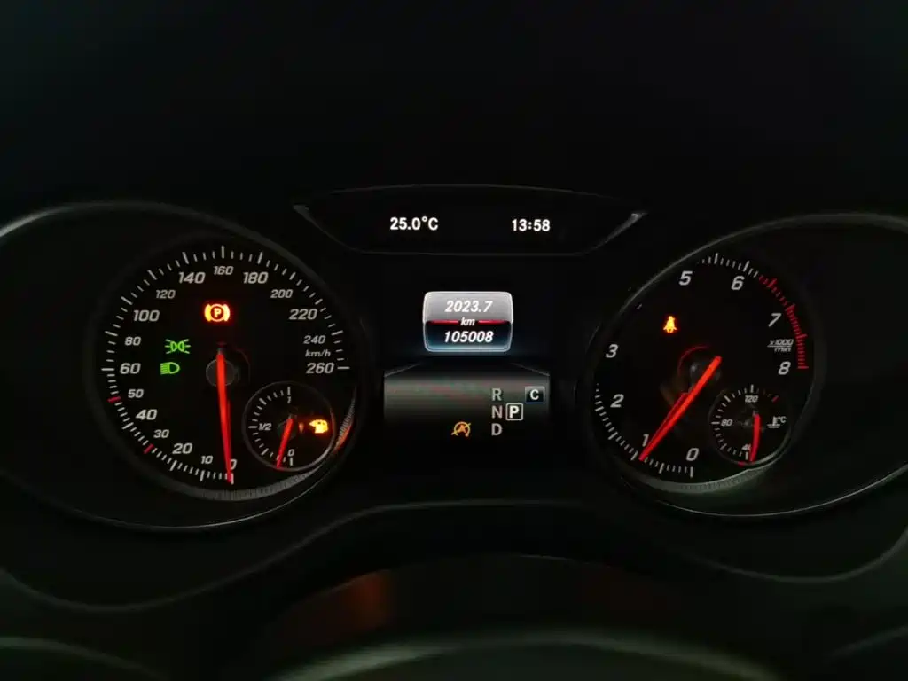 Mercedes-Benz GLA — миниатюра 12
