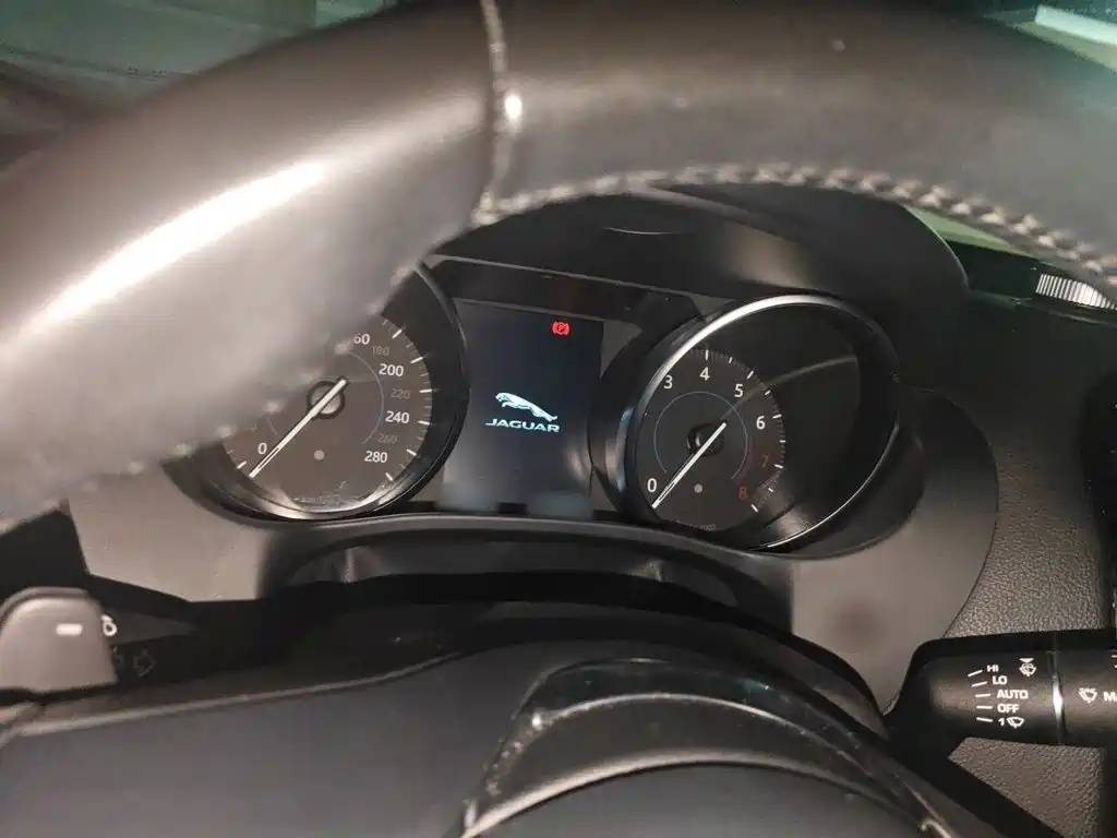 Jaguar XEL — миниатюра 4