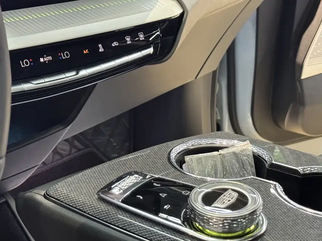 Cadillac IQ — миниатюра 12
