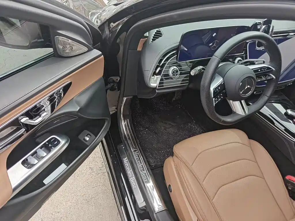 Mercedes-Benz E-Class — миниатюра 15
