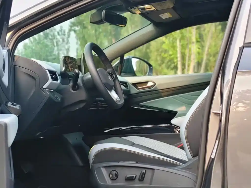 Volkswagen ID.4 X — миниатюра 4