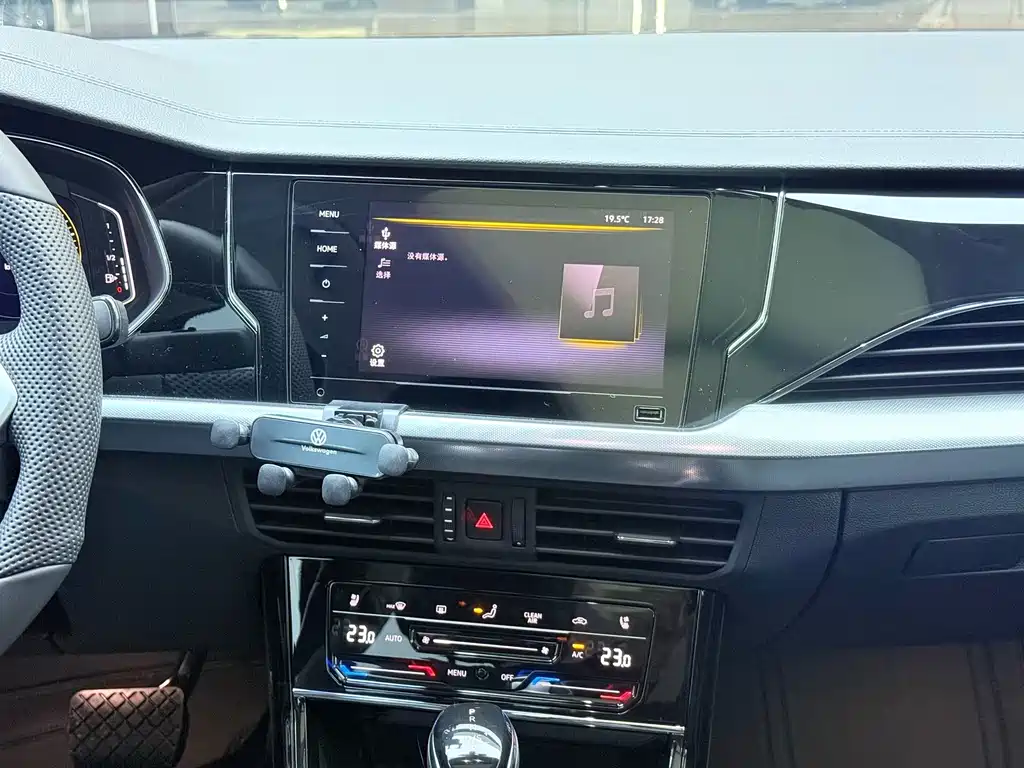 Volkswagen Passat — миниатюра 11