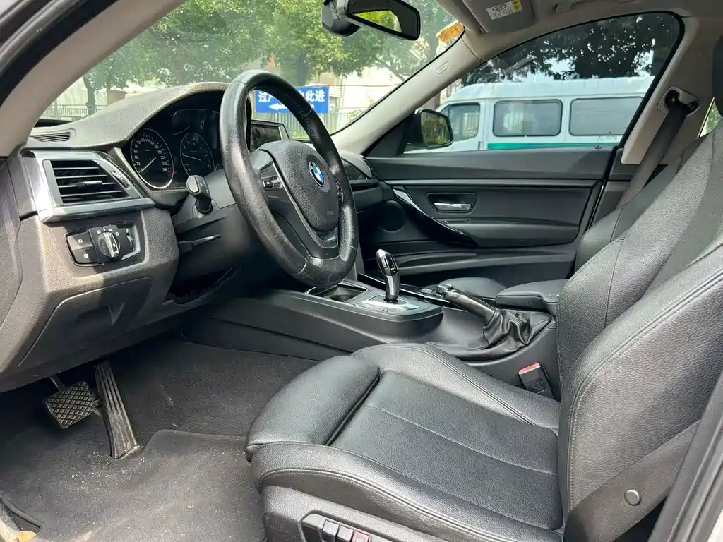 BMW 3 Series GT — миниатюра 7
