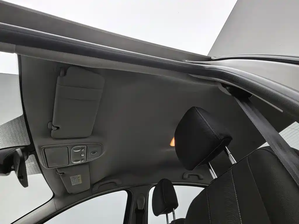 Renault Fluence 2.0L Comfort Edition, фото 14